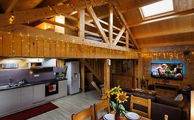 Spacious Cabin Evcharger And Free Parking Near Cambridge